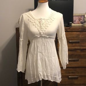 M white long sleeve shirt with lace detail
